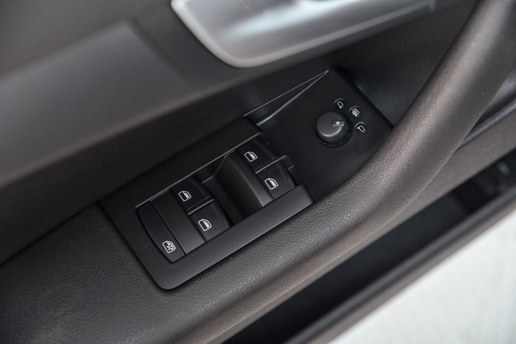 2010 Audi A3 2.0T in Brossard, Quebec - 8 - w1024h768px