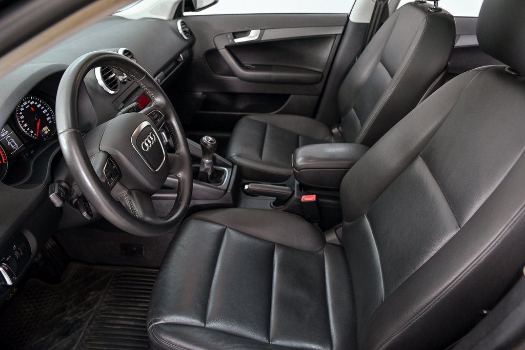2010 Audi A3 2.0T in Brossard, Quebec - 9 - w1024h768px