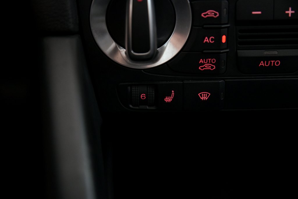 2010 Audi A3 2.0T in Brossard, Quebec - 18 - w1024h768px