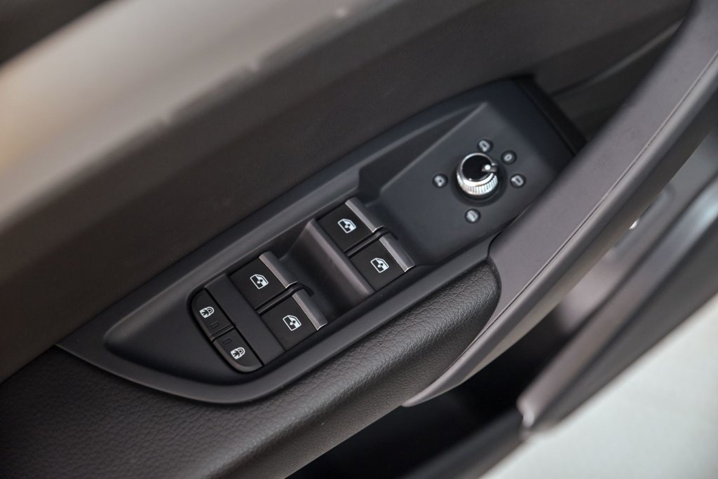 2022 Audi Q5 Komfort in Brossard, Quebec - 9 - w1024h768px