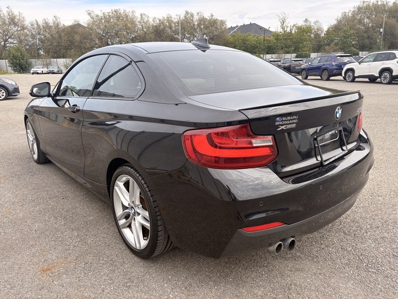 2017 BMW 2 Series 230i xDrive in Brossard, Quebec - 5 - w1024h768px