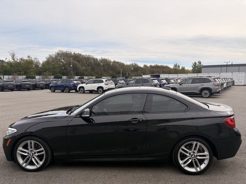 2017 BMW 2 Series 230i xDrive in Brossard, Quebec - 4 - w1024h768px