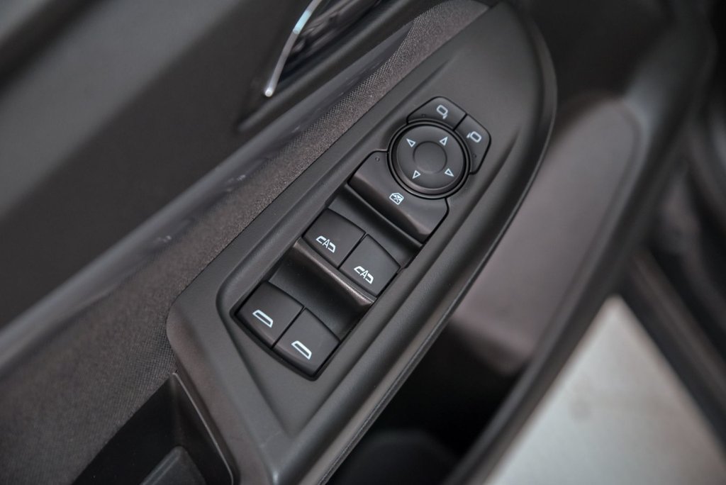 2023 Chevrolet Bolt EUV LT in Brossard, Quebec - 8 - w1024h768px