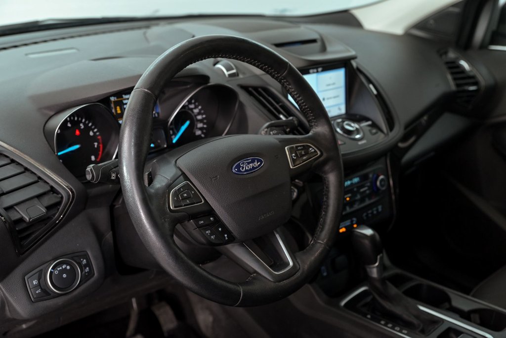 2018 Ford Escape Titanium in Brossard, Quebec - 12 - w1024h768px