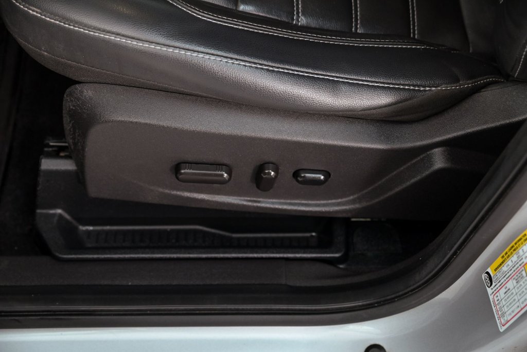 2018 Ford Escape Titanium in Brossard, Quebec - 11 - w1024h768px