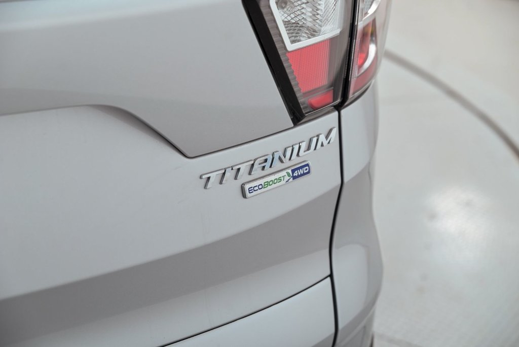 2018 Ford Escape Titanium in Brossard, Quebec - 8 - w1024h768px