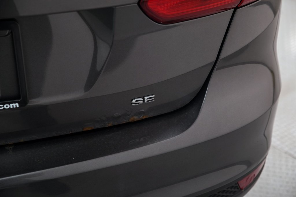 2017 Ford Focus SE in Brossard, Quebec - 8 - w1024h768px