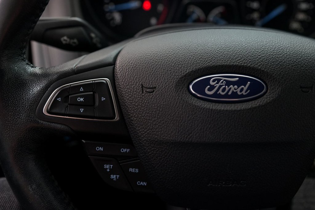 2017 Ford Focus SE in Brossard, Quebec - 16 - w1024h768px