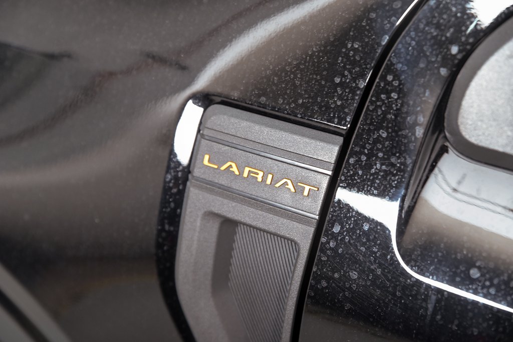 2024 Ford Maverick LARIAT Advanced in Brossard, Quebec - 8 - w1024h768px