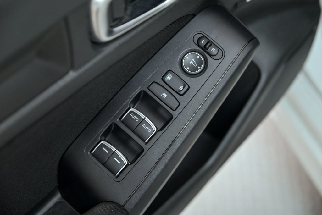 2023 Honda Civic Sedan LX in Brossard, Quebec - 8 - w1024h768px