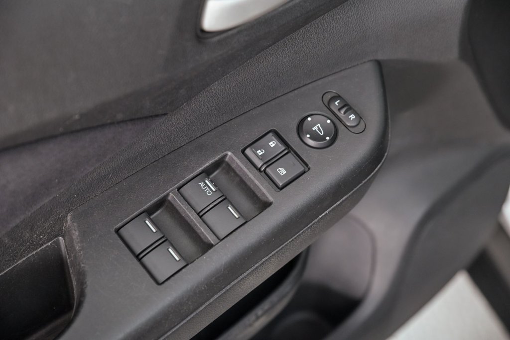 2012 Honda CR-V EX in Brossard, Quebec - 8 - w1024h768px
