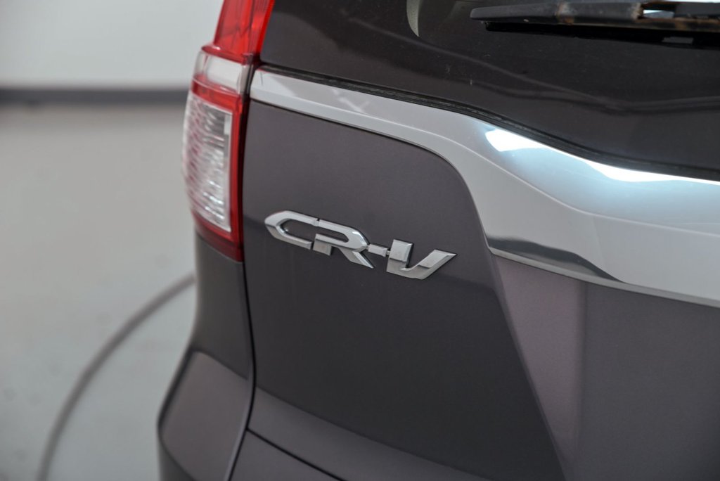 2015 Honda CR-V SE in Brossard, Quebec - 7 - w1024h768px