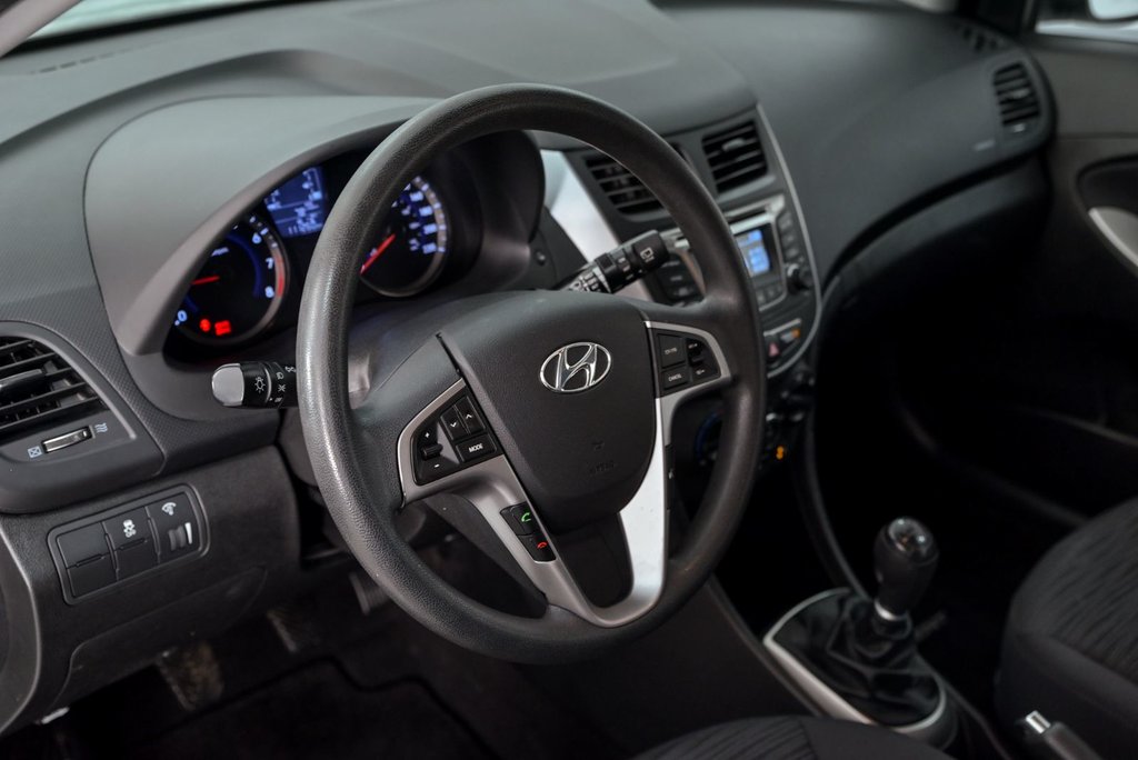 Hyundai Accent GL 2015 à Brossard, Québec - 10 - w1024h768px