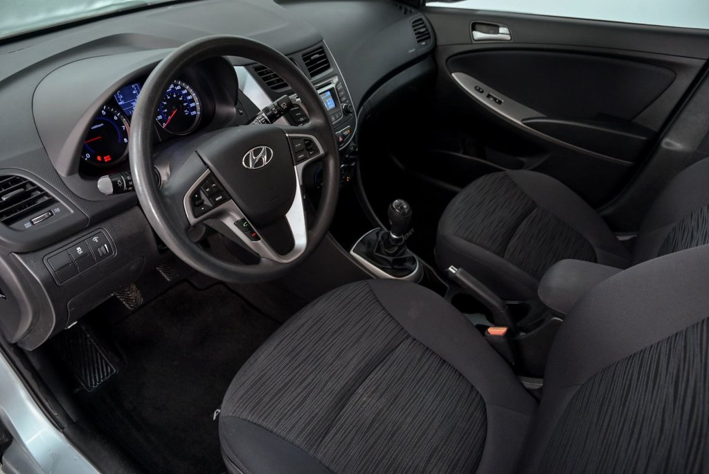 Hyundai Accent GL 2015 à Brossard, Québec - 11 - w1024h768px