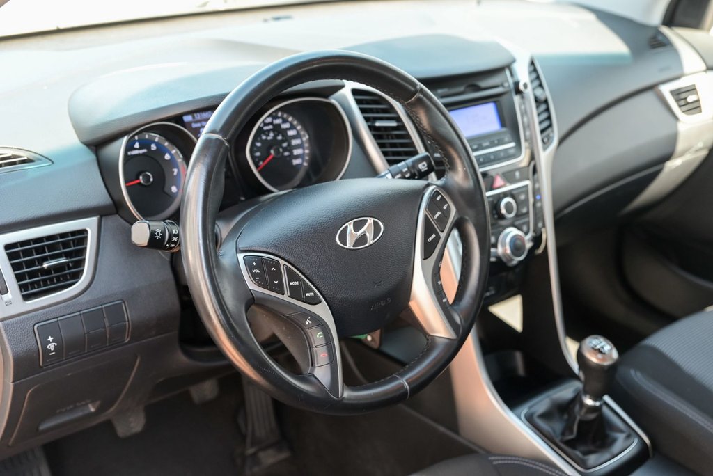 Hyundai Elantra GT GLS 2013 à Brossard, Québec - 10 - w1024h768px