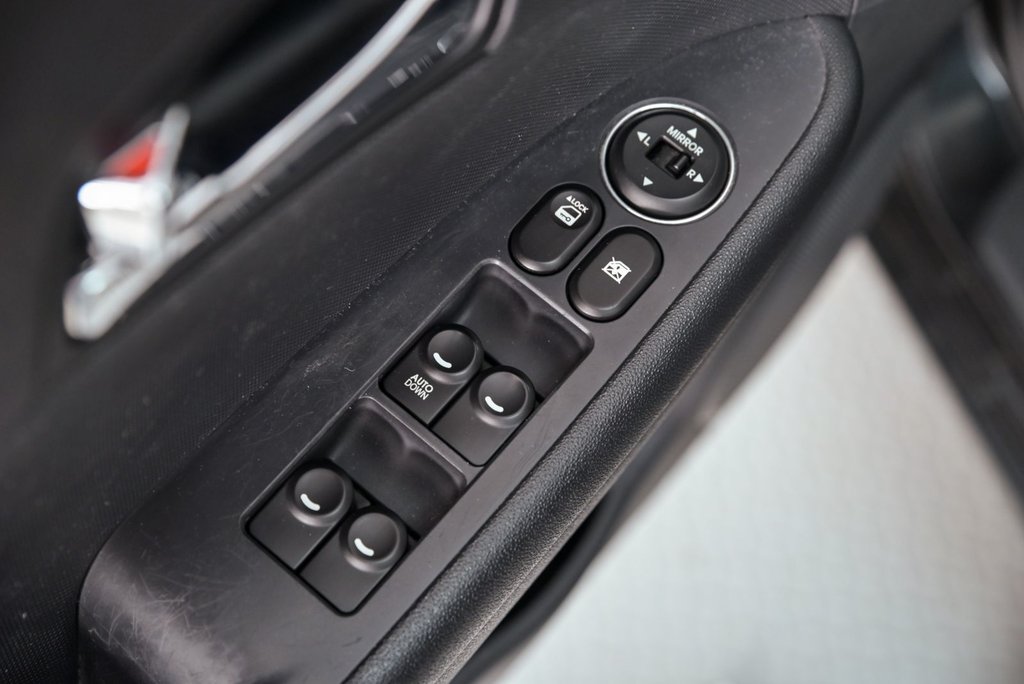 2009 Hyundai Elantra Touring in Brossard, Quebec - 9 - w1024h768px