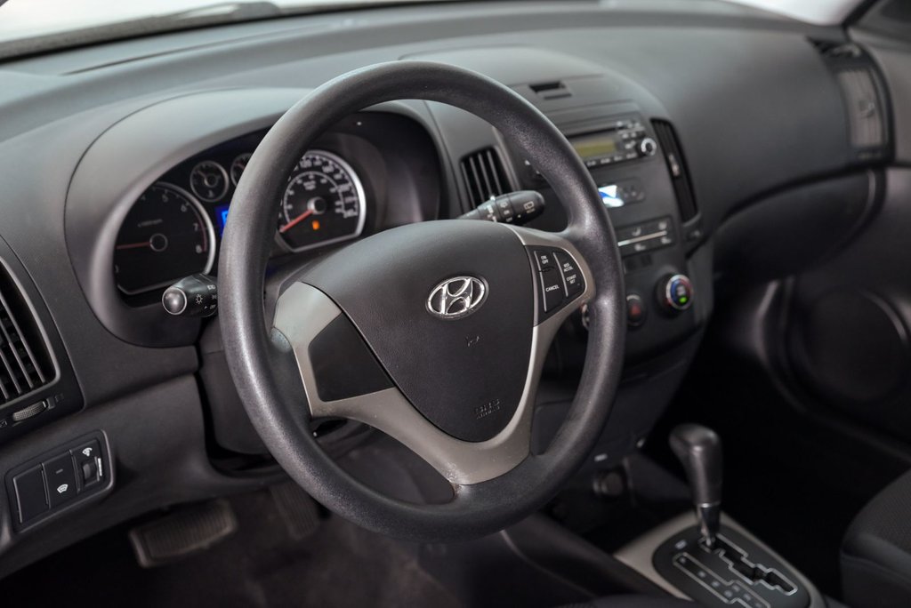 2009 Hyundai Elantra Touring in Brossard, Quebec - 11 - w1024h768px