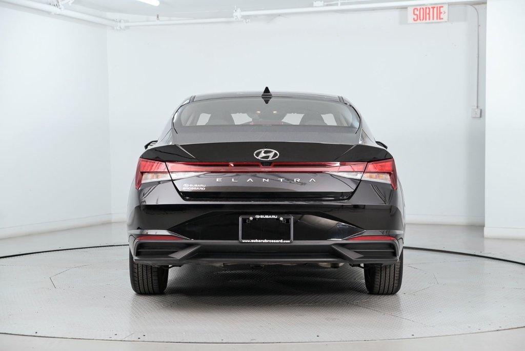 Elantra Preferred 2022 à Brossard, Québec - 2 - w1024h768px