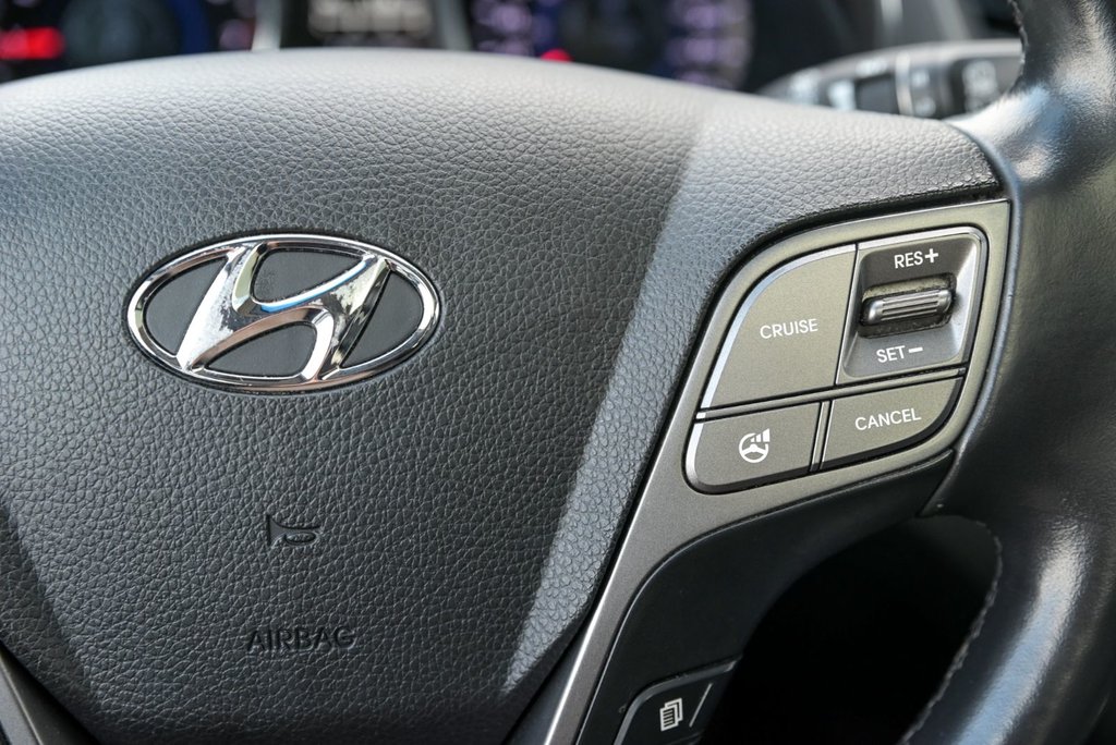 2013 Hyundai Santa Fe Limited in Brossard, Quebec - 14 - w1024h768px