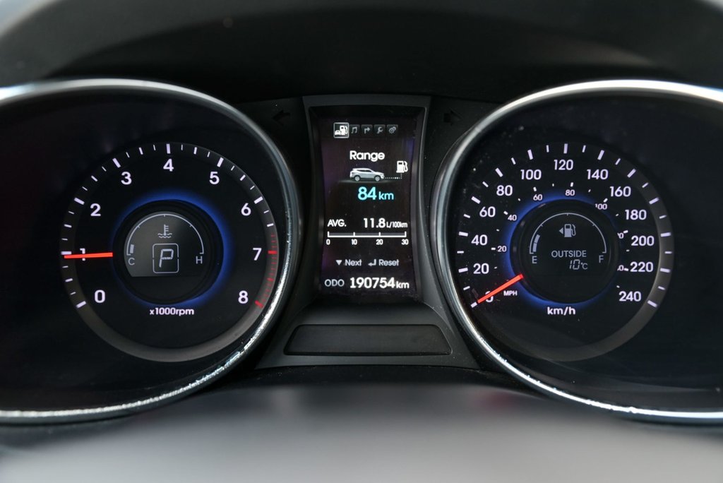 2013 Hyundai Santa Fe Limited in Brossard, Quebec - 12 - w1024h768px