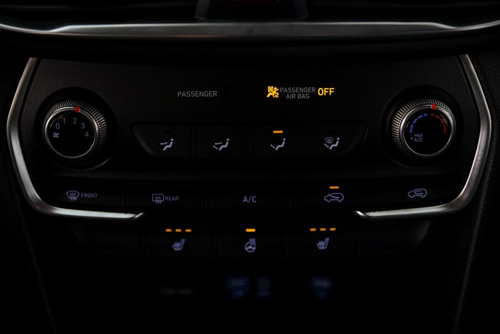 2019 Hyundai Santa Fe Essential in Brossard, Quebec - 17 - w1024h768px