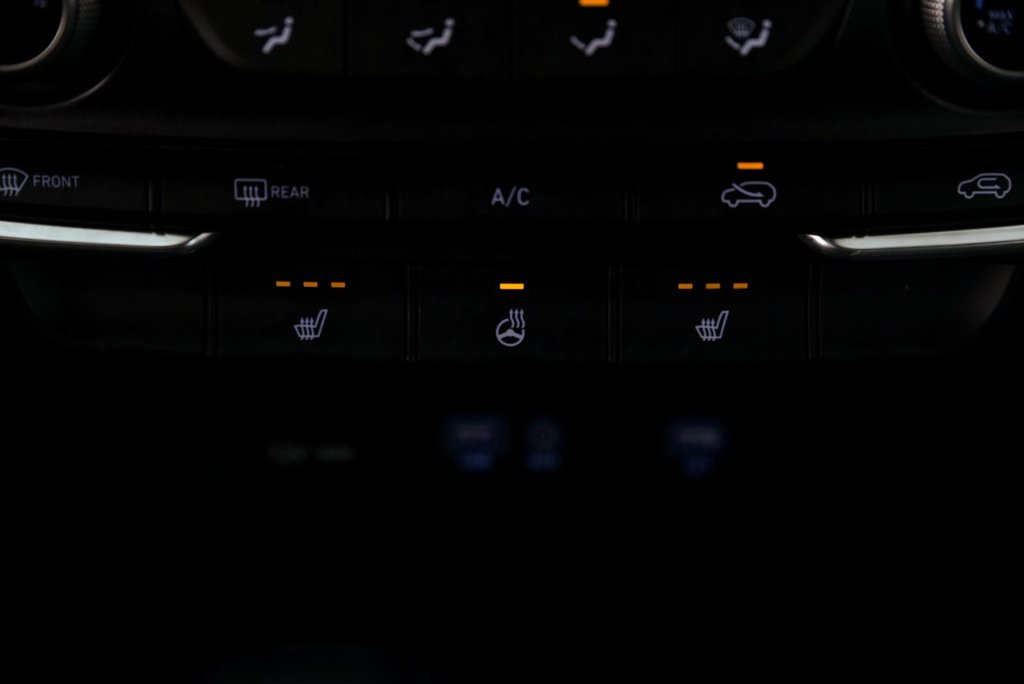 2019 Hyundai Santa Fe Essential in Brossard, Quebec - 18 - w1024h768px