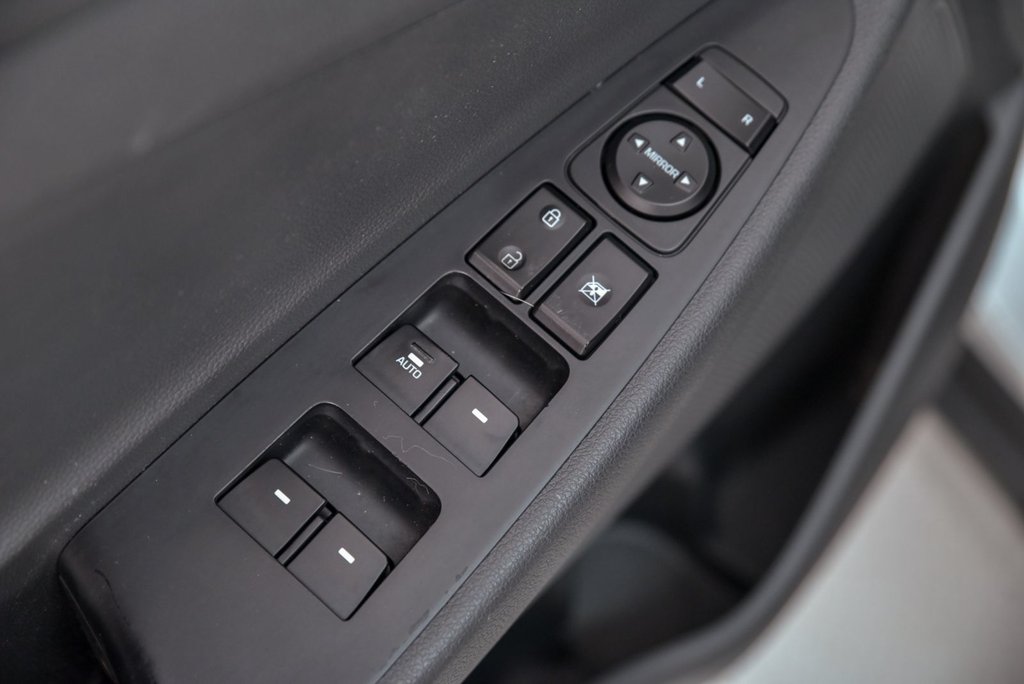 2017 Hyundai Tucson Luxury in Brossard, Quebec - 9 - w1024h768px