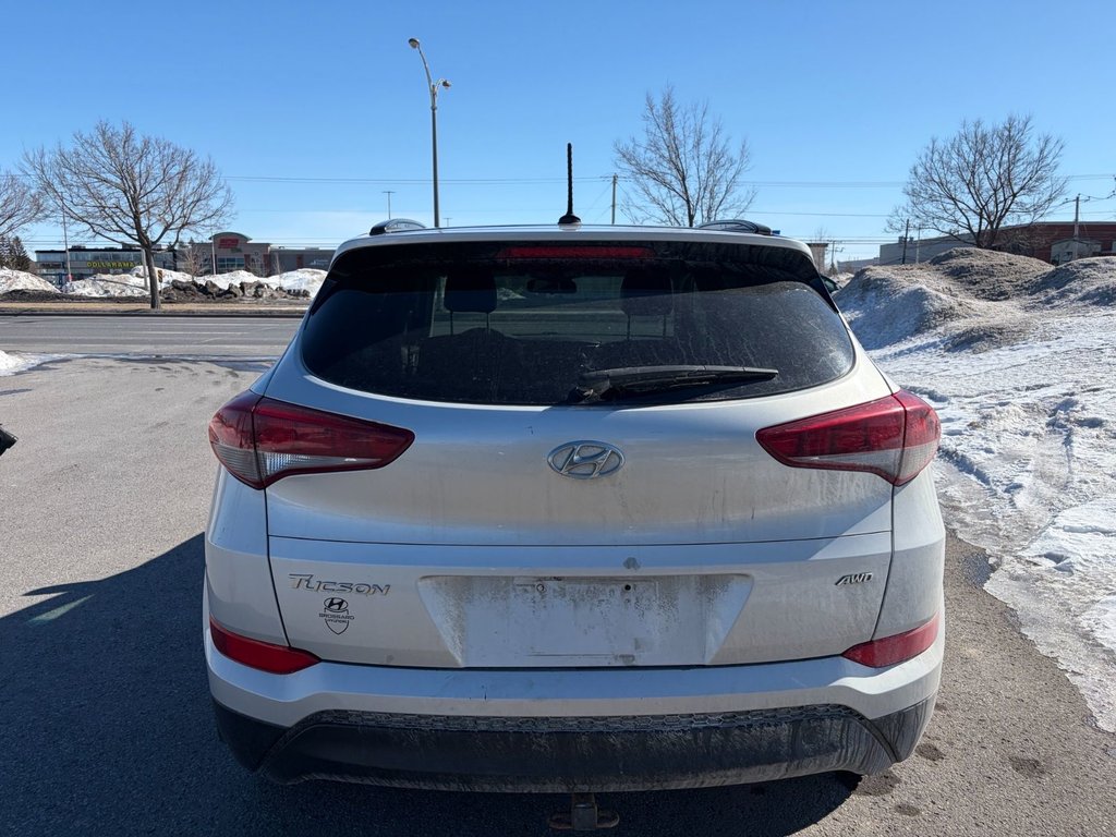2017 Hyundai Tucson Luxury in Brossard, Quebec - 7 - w1024h768px