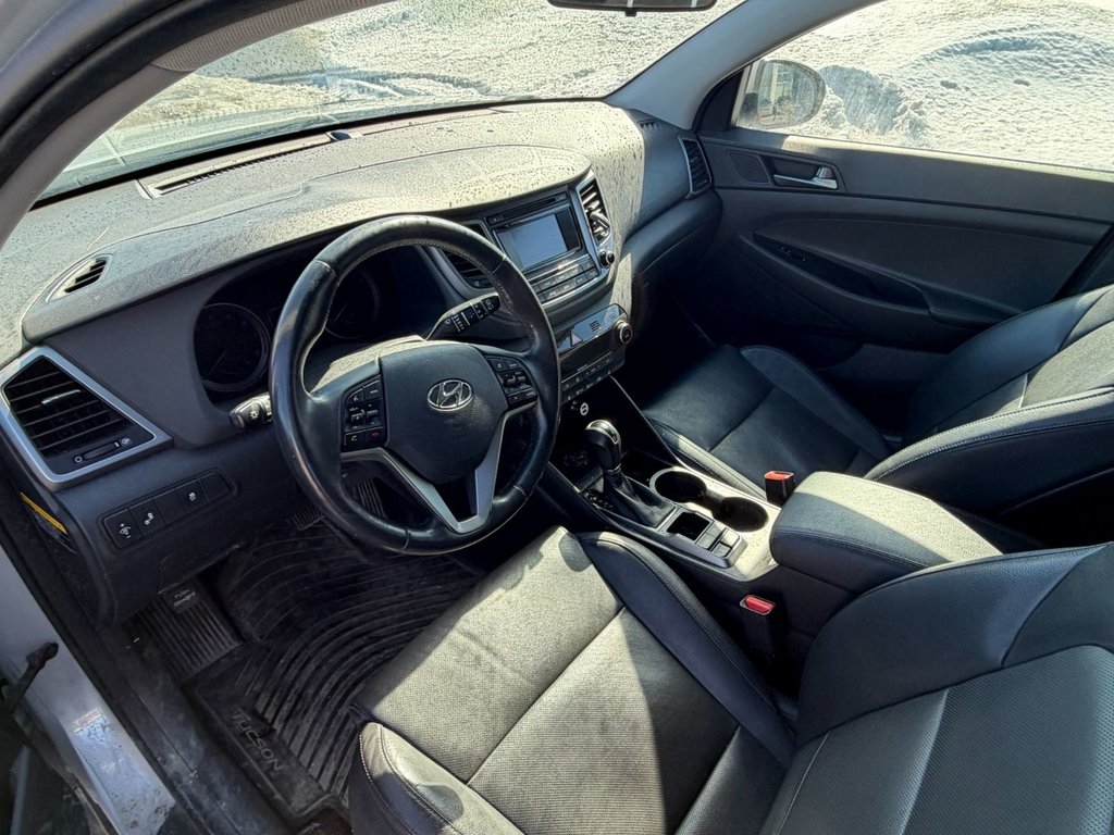 2017 Hyundai Tucson Luxury in Brossard, Quebec - 9 - w1024h768px