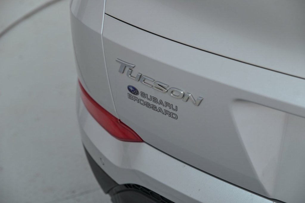 2017 Hyundai Tucson Luxury in Brossard, Quebec - 7 - w1024h768px