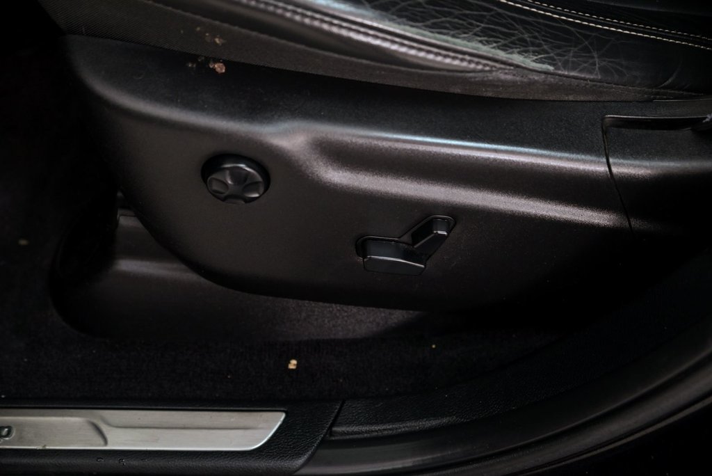 2016 Jeep Grand Cherokee Limited in Brossard, Quebec - 11 - w1024h768px