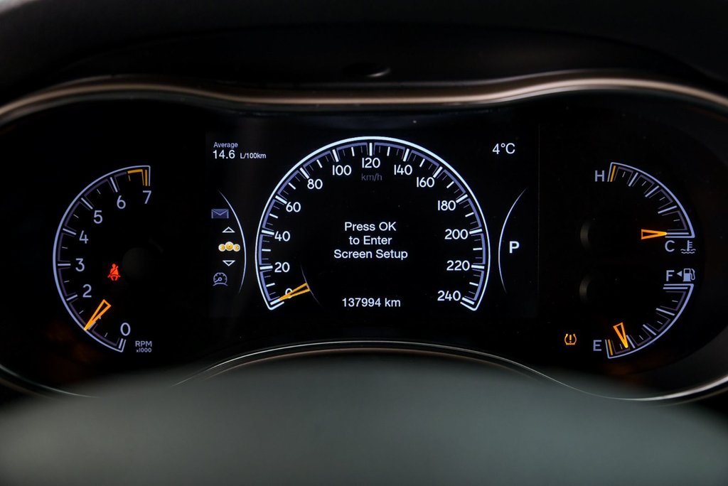 2016 Jeep Grand Cherokee Limited in Brossard, Quebec - 14 - w1024h768px