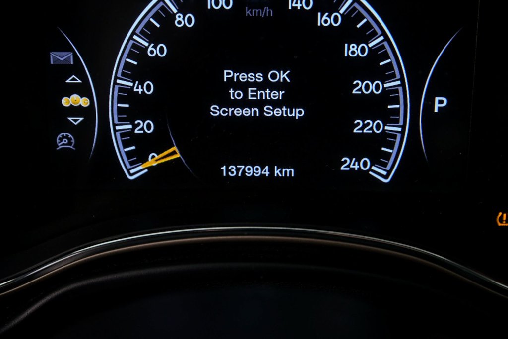 2016 Jeep Grand Cherokee Limited in Brossard, Quebec - 15 - w1024h768px