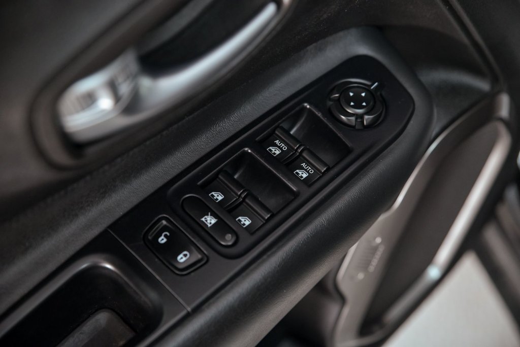 2018 Jeep Renegade Limited in Brossard, Quebec - 9 - w1024h768px