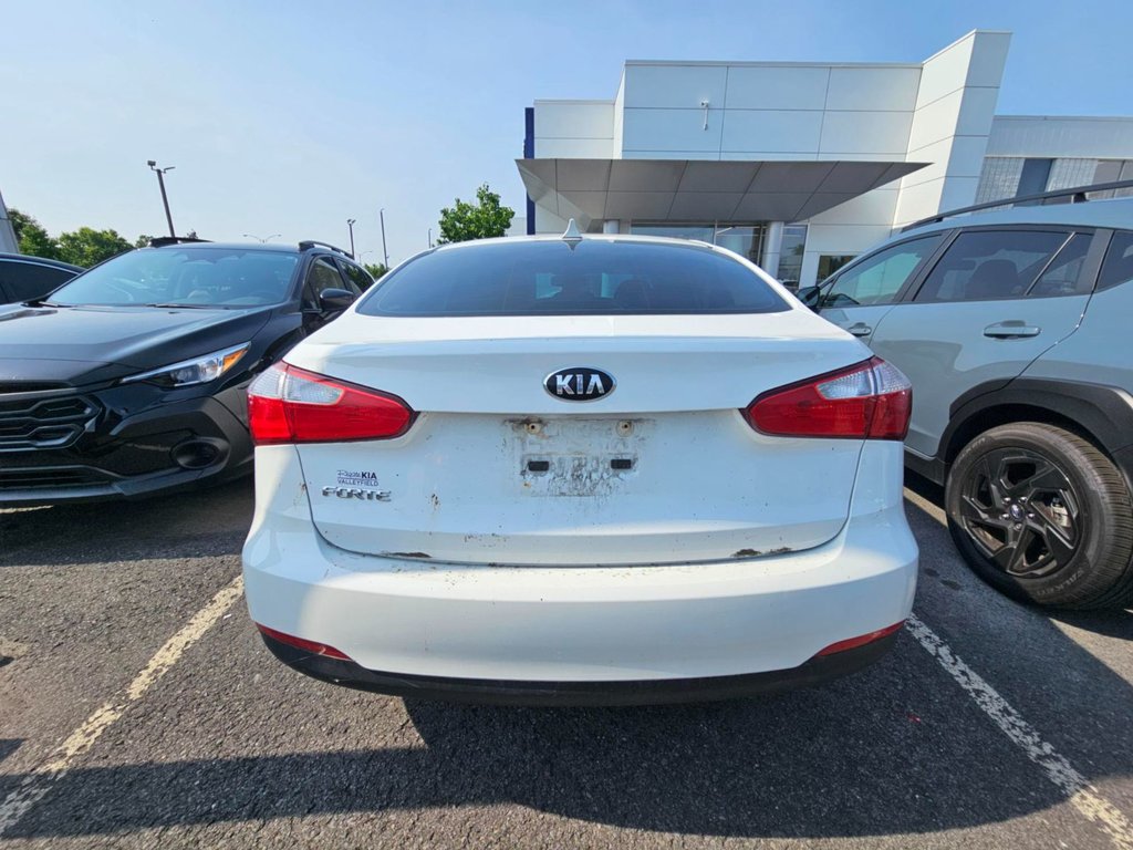 Kia Forte  2016 à Brossard, Québec - 2 - w1024h768px
