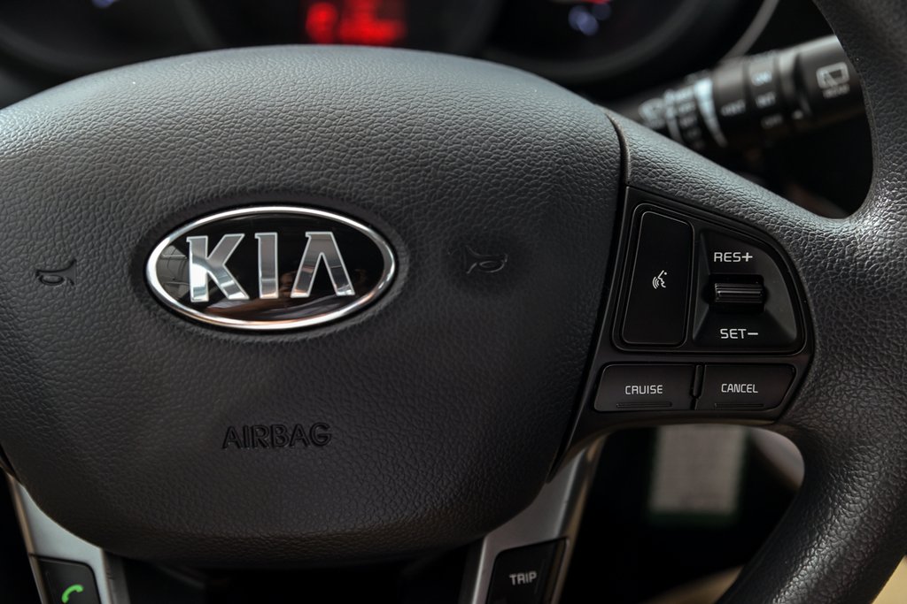 Kia Rio  2016 à Brossard, Québec - 15 - w1024h768px