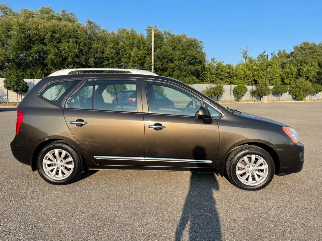 2012 Kia Rondo in Brossard, Quebec - 5 - w1024h768px