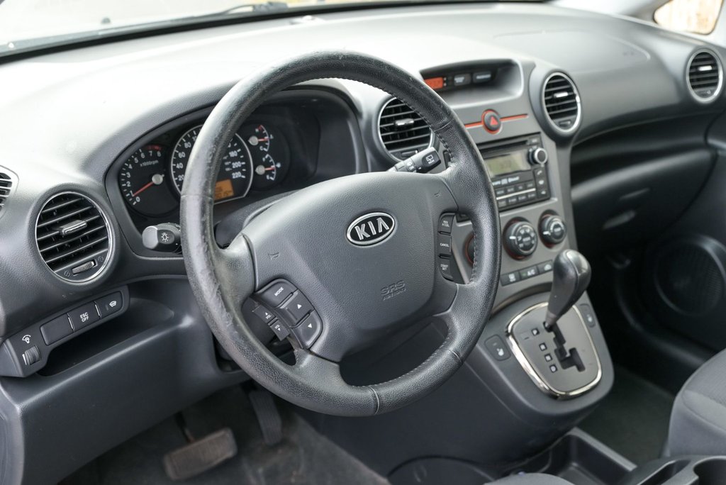 2012 Kia Rondo in Brossard, Quebec - 9 - w1024h768px