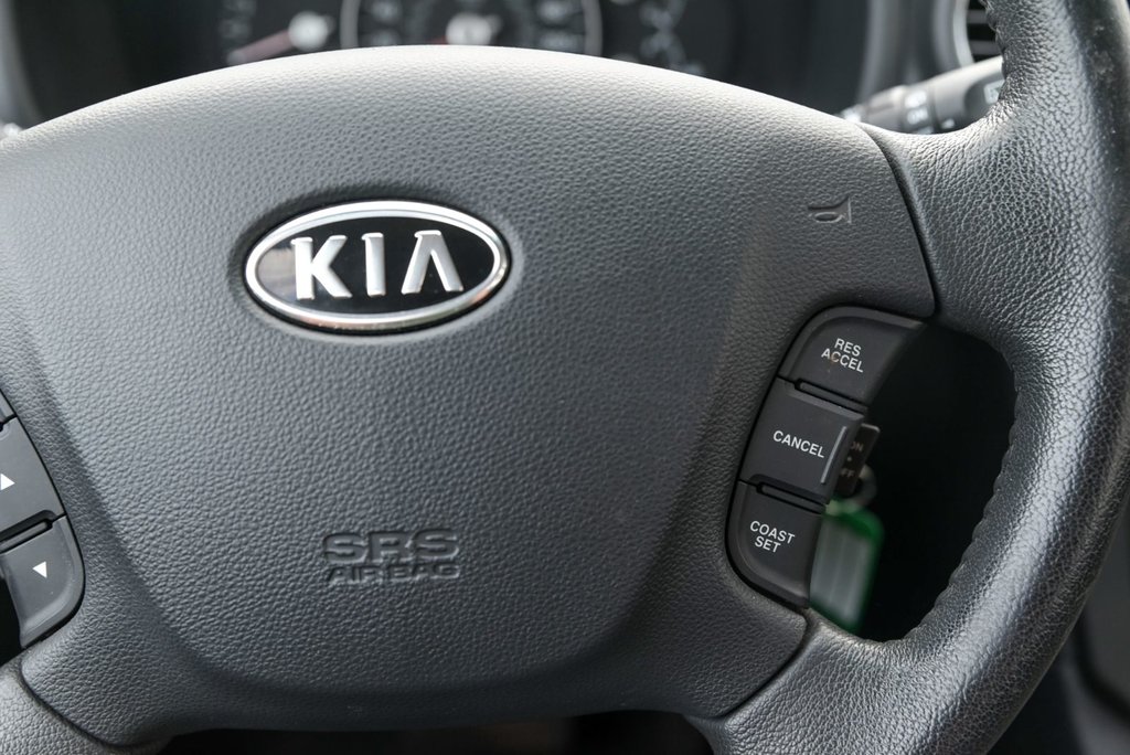2012 Kia Rondo in Brossard, Quebec - 13 - w1024h768px