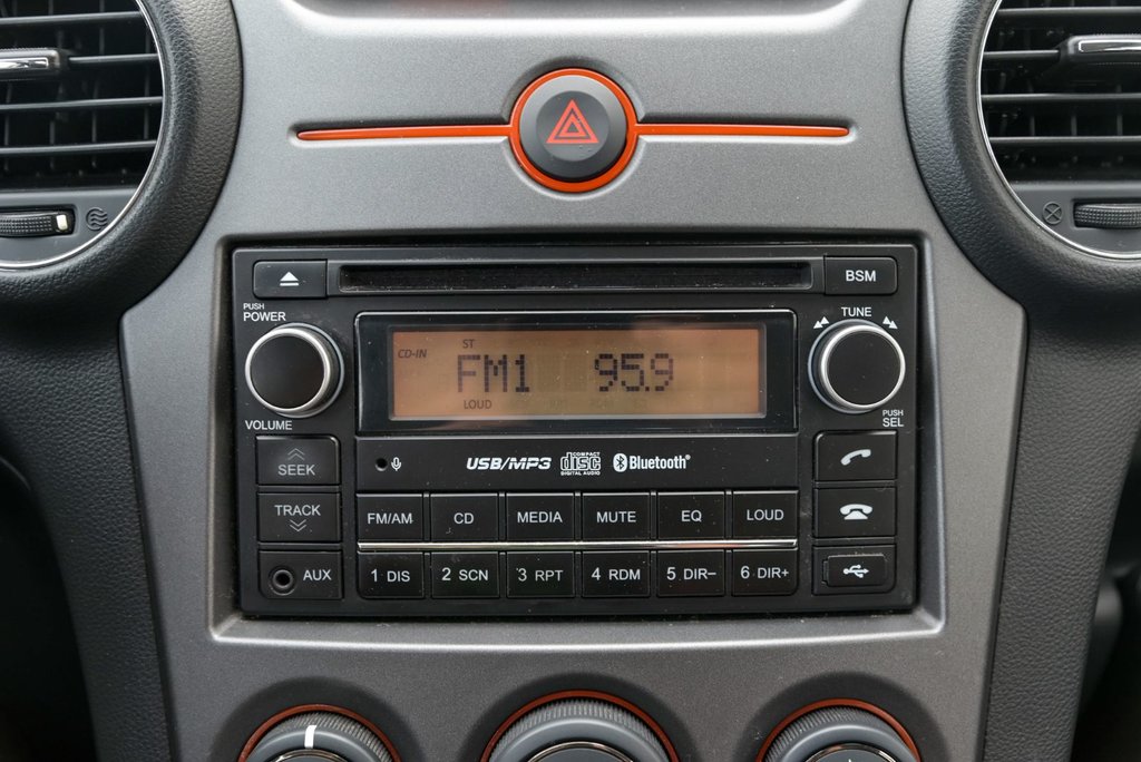2012 Kia Rondo in Brossard, Quebec - 15 - w1024h768px