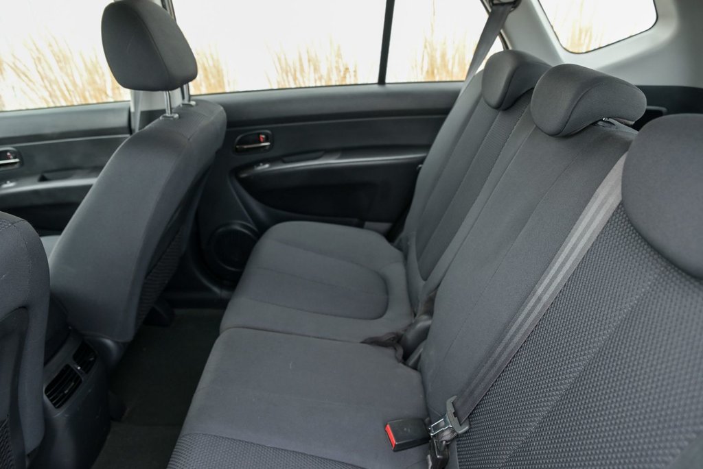 2012 Kia Rondo in Brossard, Quebec - 18 - w1024h768px