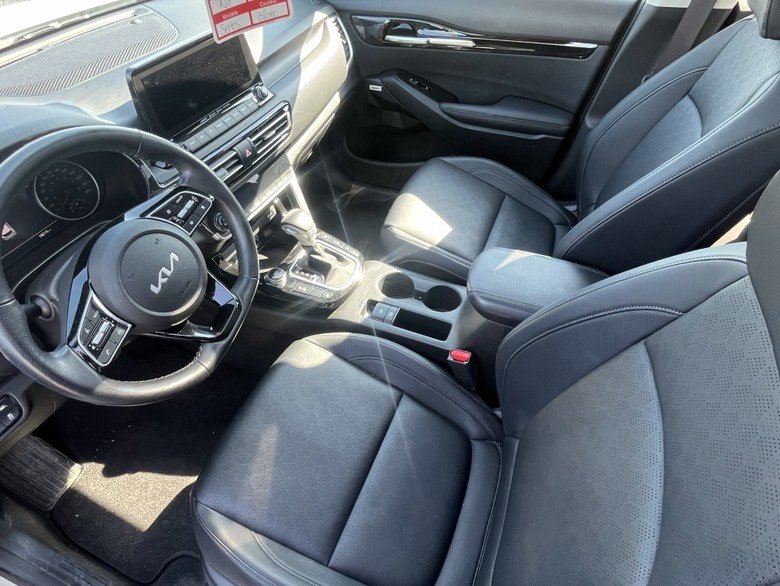 Kia Seltos SX Turbo 2022 à Brossard, Québec - 9 - w1024h768px