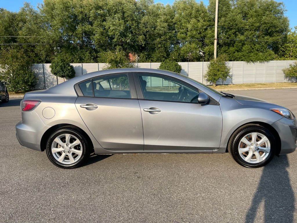 2011 Mazda 3 GX in Brossard, Quebec - 2 - w1024h768px