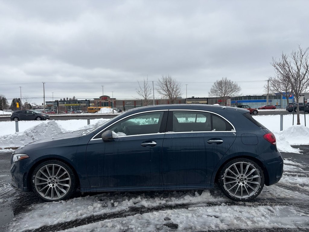 Mercedes-Benz A-Class A 250 2022 à Brossard, Québec - 4 - w1024h768px