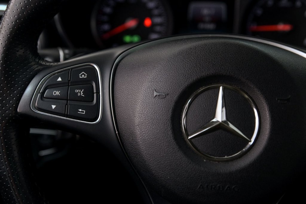 Mercedes-Benz GLC 300 2018 à Brossard, Québec - 17 - w1024h768px