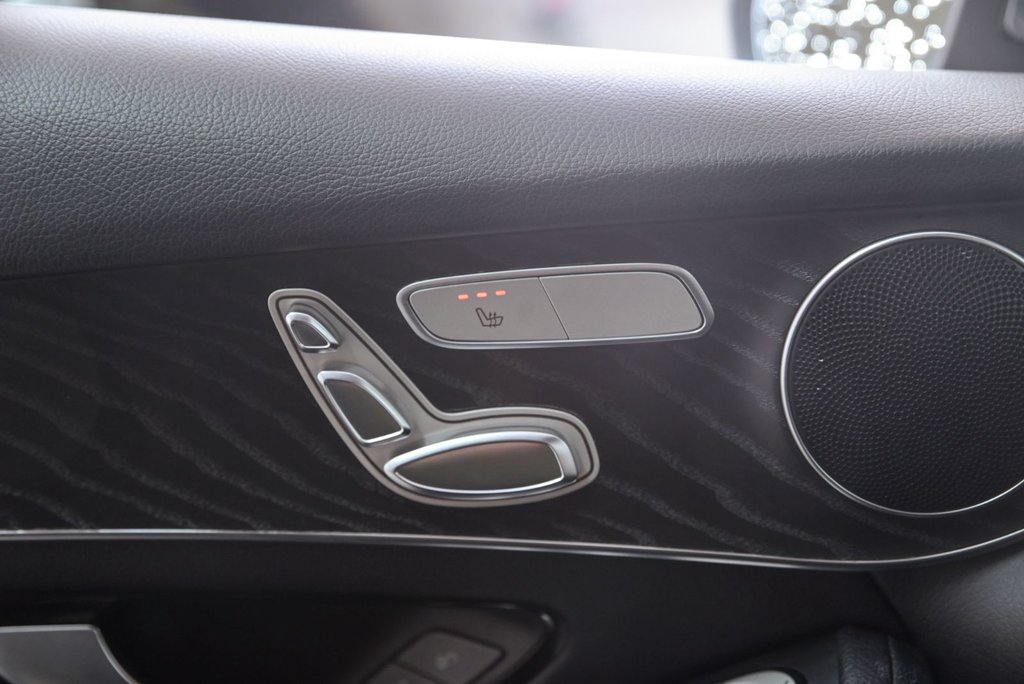 Mercedes-Benz GLC 300 2018 à Brossard, Québec - 13 - w1024h768px