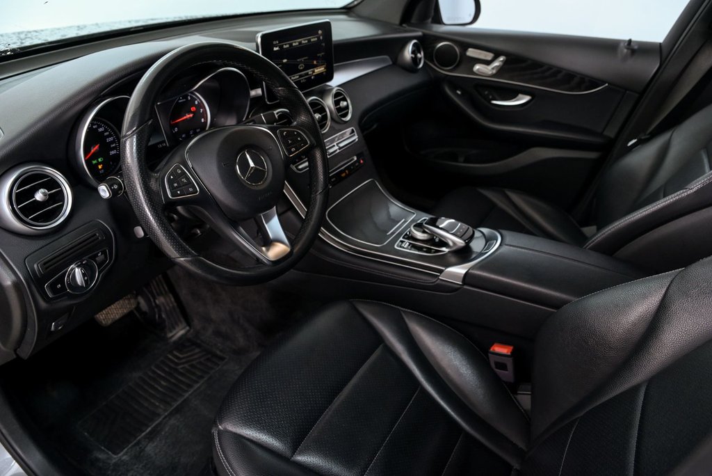 Mercedes-Benz GLC 300 2018 à Brossard, Québec - 12 - w1024h768px