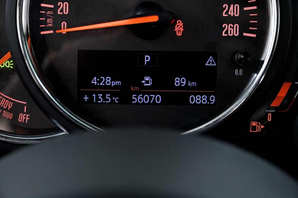 2019 MINI 5 Door Cooper in Brossard, Quebec - 12 - w1024h768px