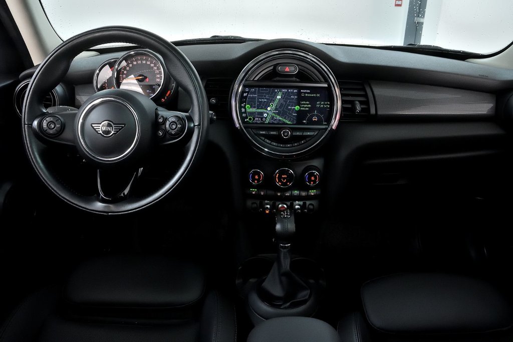 2019 MINI 5 Door Cooper in Brossard, Quebec - 28 - w1024h768px