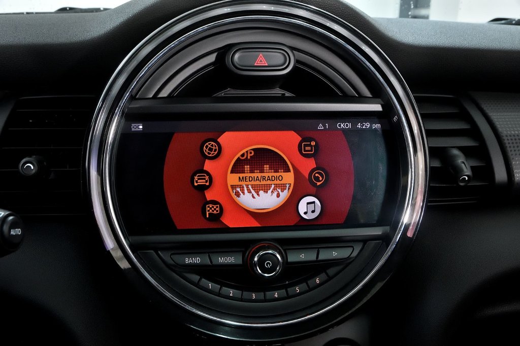 2019 MINI 5 Door Cooper in Brossard, Quebec - 14 - w1024h768px
